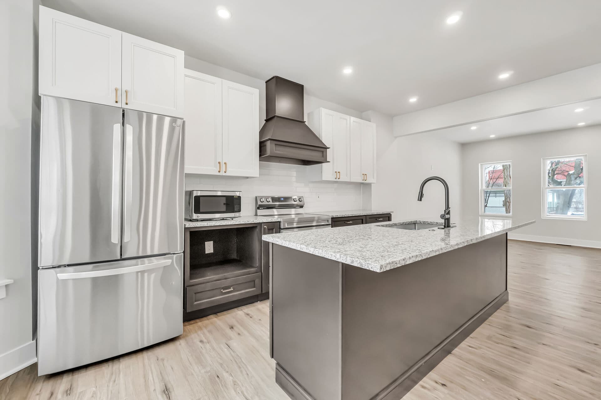 New kitchen and appliances