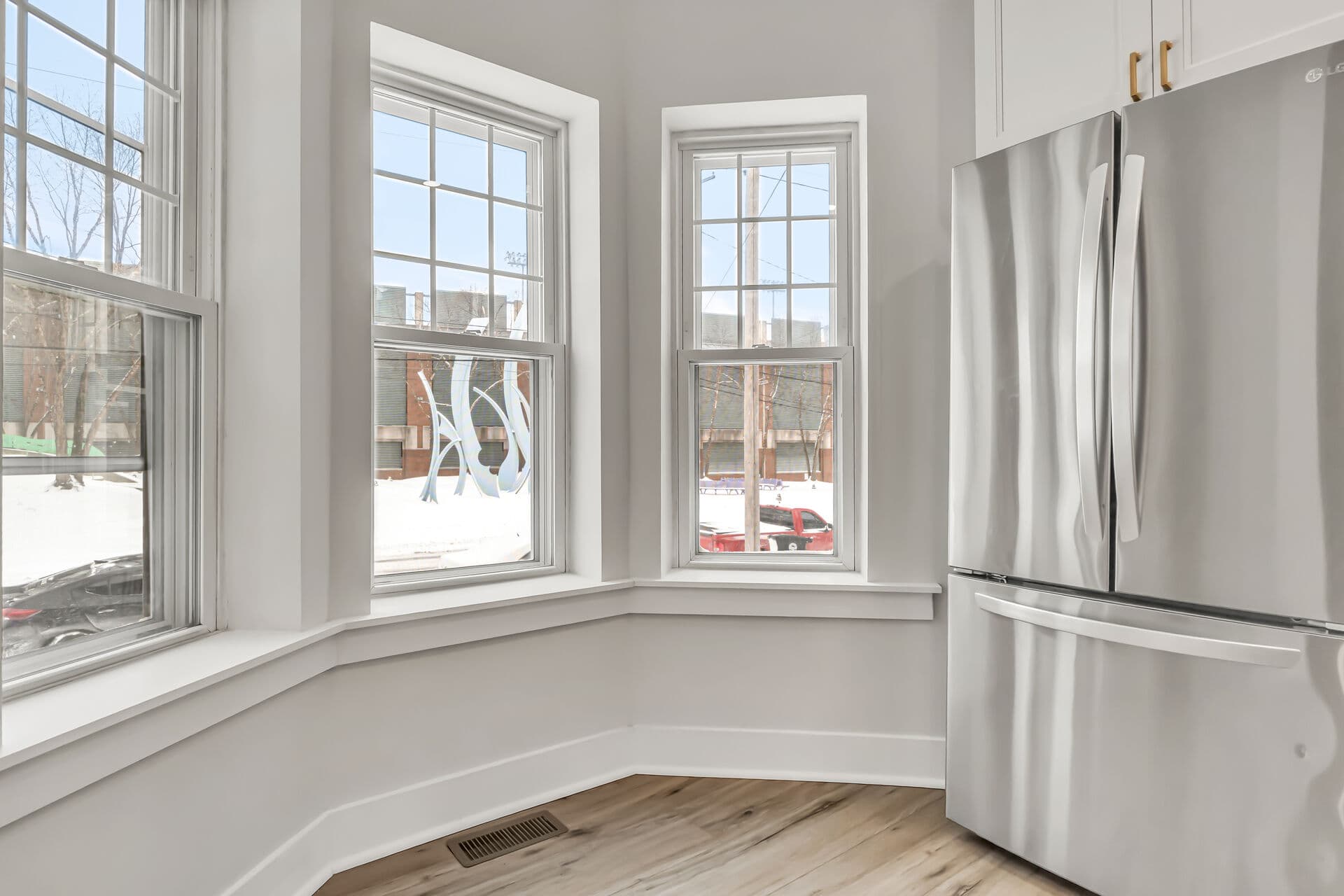 Dining nook (in units 1653 & 1655)