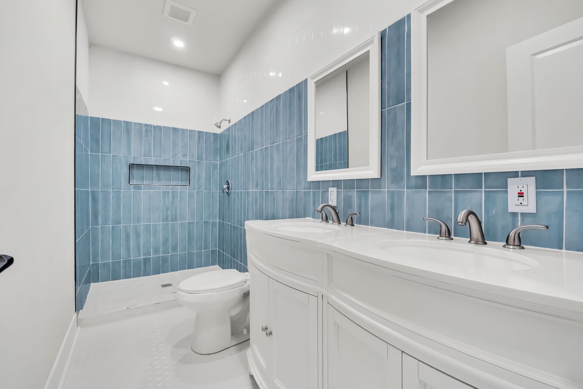2nd floor bathroom