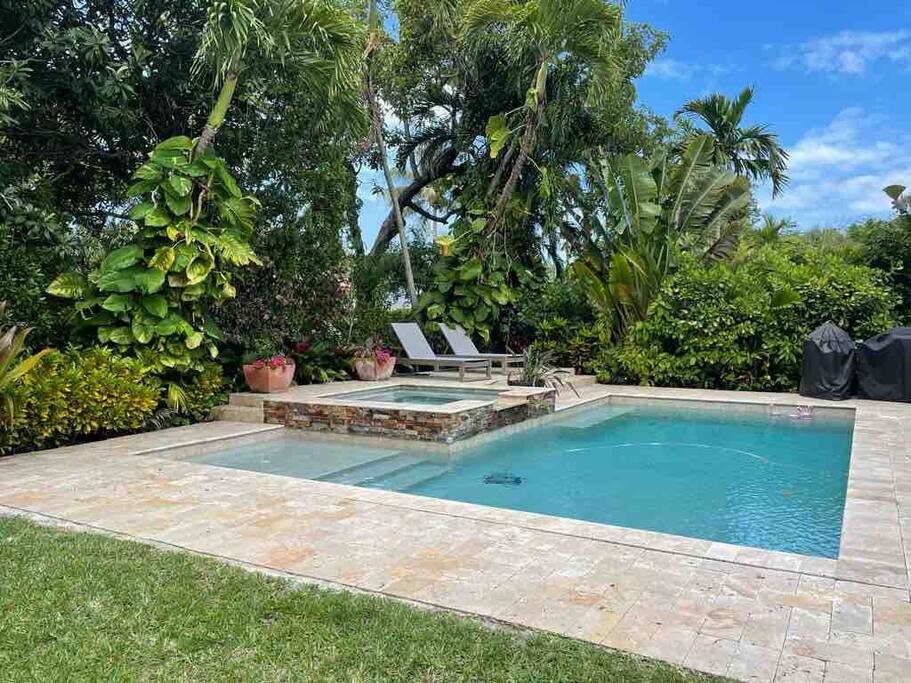 Pamper Homes Villa Biscayne